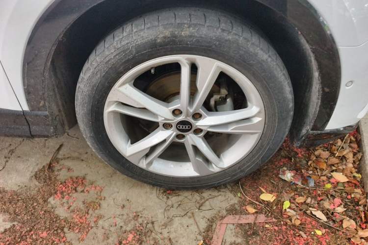 Used Audi Q3 2021 35 TFSI Fashionable and Elegant Model Right Front Wheel Hub