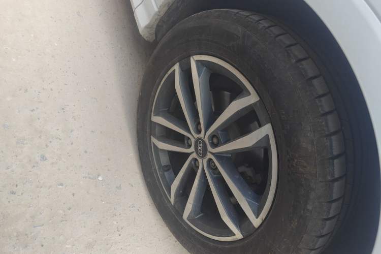 Used Audi Q3 2021 35 TFSI Progressive Dynamic Edition Right Front Wheel Hub
