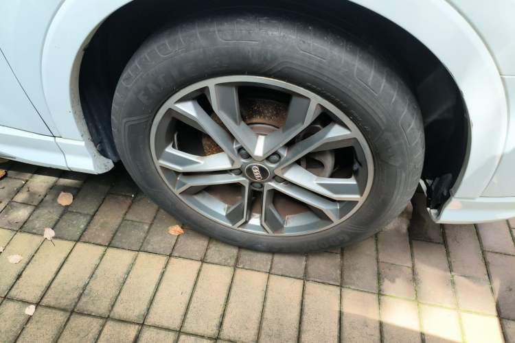 Used Audi Q3 2021 40 TFSI Fashion Dynamic Model Right Front Wheel Hub