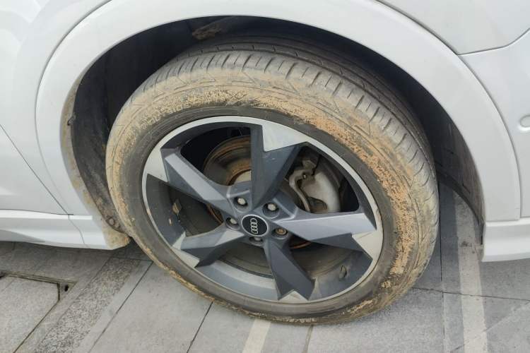 Used Audi Q3 2021 35 TFSI Fashion Dynamic Model Right Front Wheel Hub