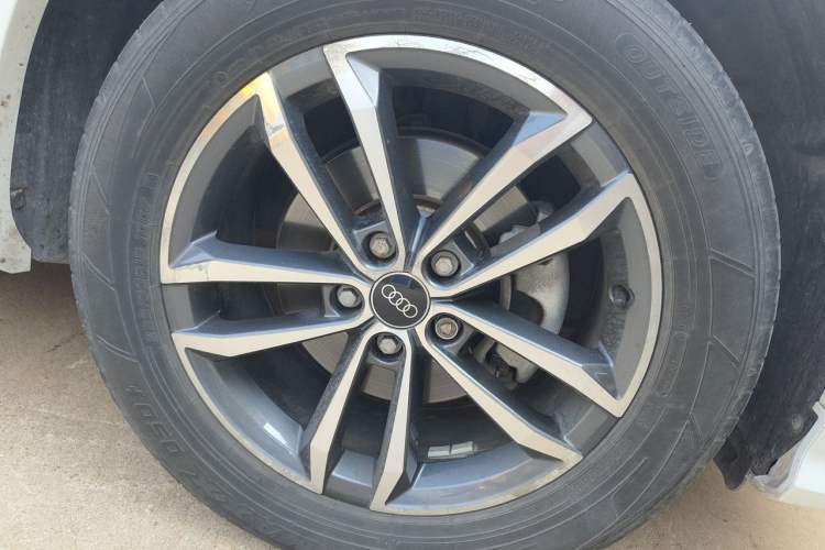 Used Audi Q3 2021 35 TFSI Progressive Dynamic Edition Right Front Wheel Hub