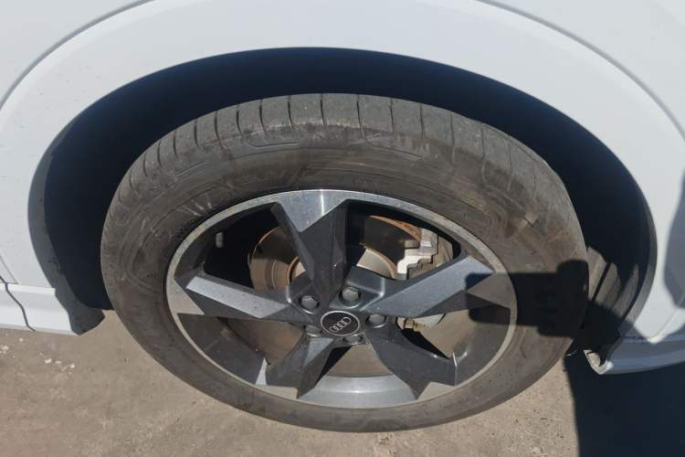 Used Audi Q3 2021 35 TFSI Progressive Dynamic Edition Right Front Wheel Hub