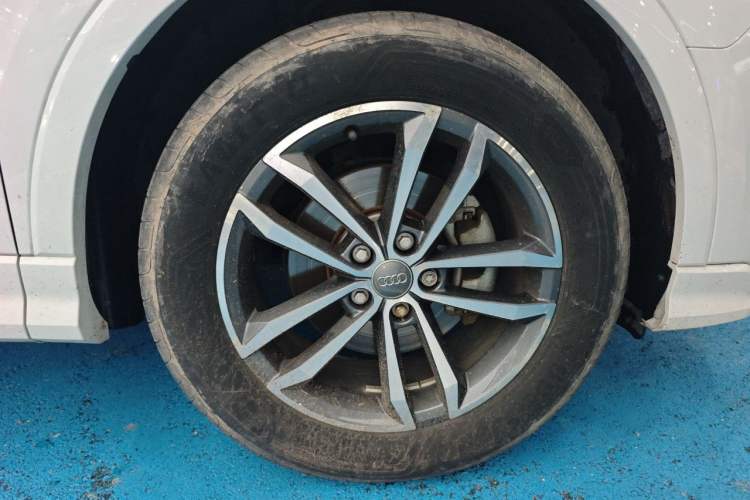 Used Audi Q3 2021 35 TFSI Progressive Dynamic Edition Right Front Wheel Hub