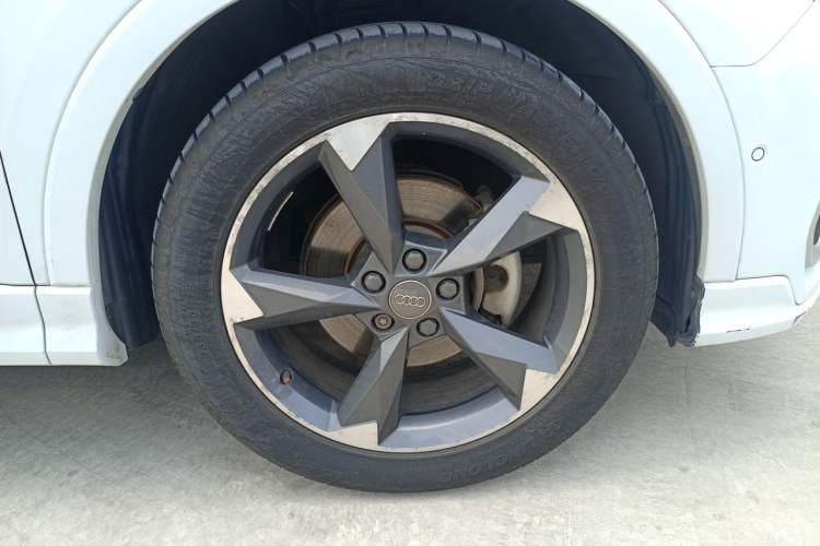Used Audi Q3 2021 35 TFSI Fashion Dynamic Model Right Front Wheel Hub