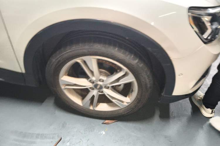 Used Audi Q3 2021 35 TFSI Fashionable and Elegant Model Right Front Wheel Hub