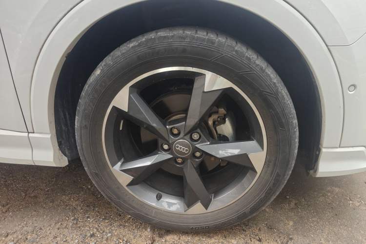 Used Audi Q3 2021 35 TFSI Fashion Dynamic Model Right Front Wheel Hub