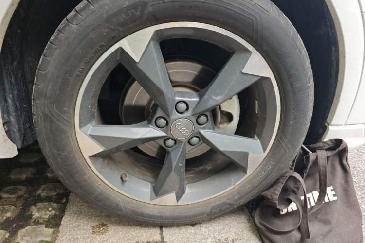 Used Audi Q3 2021 35 TFSI Fashionable and Elegant Model Right Front Wheel Hub