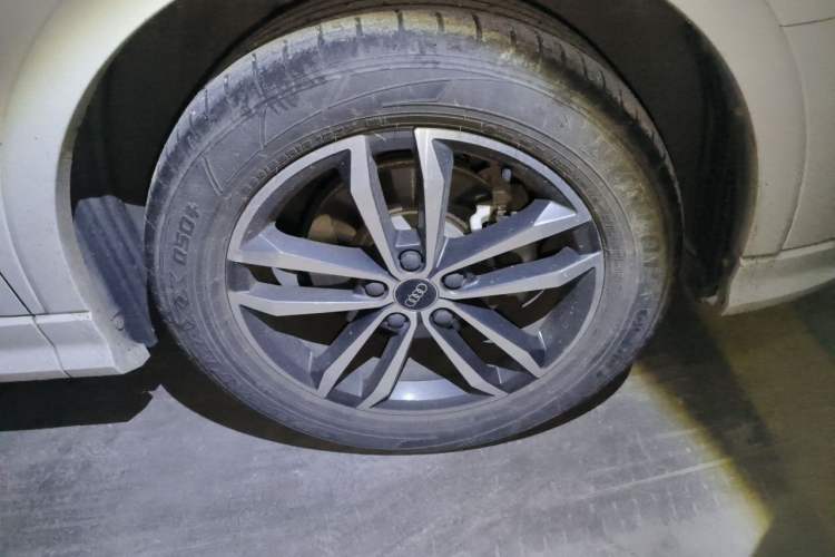 Used Audi Q3 2021 35 TFSI Progressive Dynamic Edition Right Front Wheel Hub