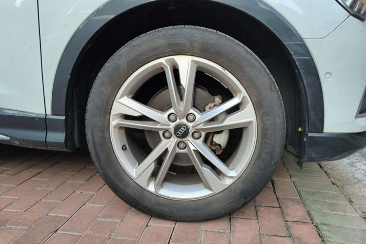 Used Audi Q3 2021 35 TFSI Fashionable and Elegant Model Right Front Wheel Hub