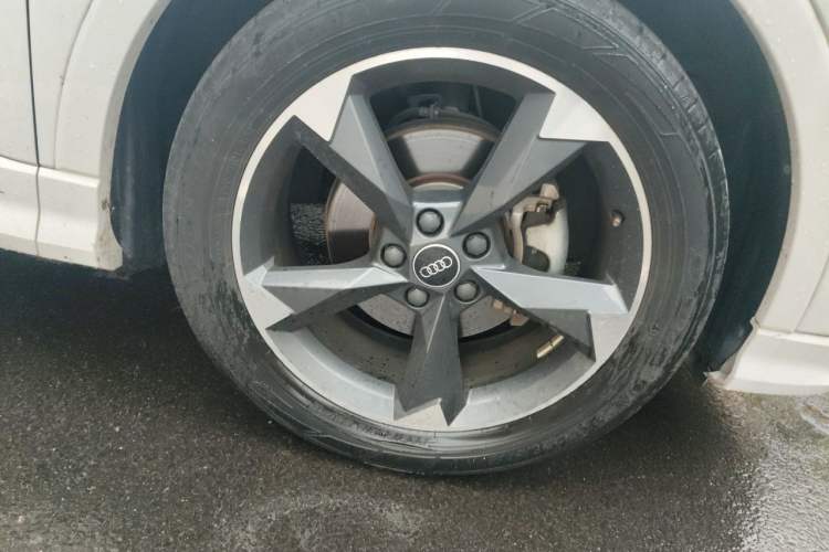 Used Audi Q3 2021 35 TFSI Fashion Dynamic Model Right Front Wheel Hub