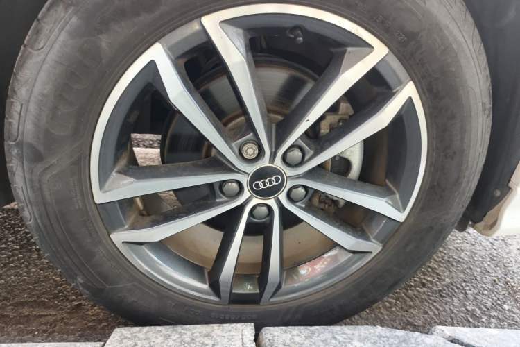Used Audi Q3 2021 35 TFSI Progressive Dynamic Edition Right Front Wheel Hub