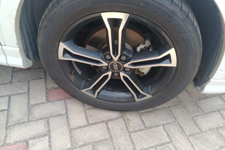 Used Audi Q3 2021 35 TFSI Fashion Dynamic Model Right Front Wheel Hub