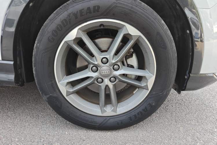 Used Audi Q3 2021 35 TFSI Advanced Style Edition Right Front Wheel Hub