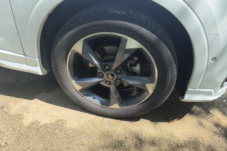 Used Audi Q3 2021 35 TFSI Fashion Dynamic Model Right Front Wheel Hub