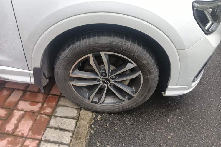Used Audi Q3 2021 35 TFSI Progressive Dynamic Edition Right Front Wheel Hub