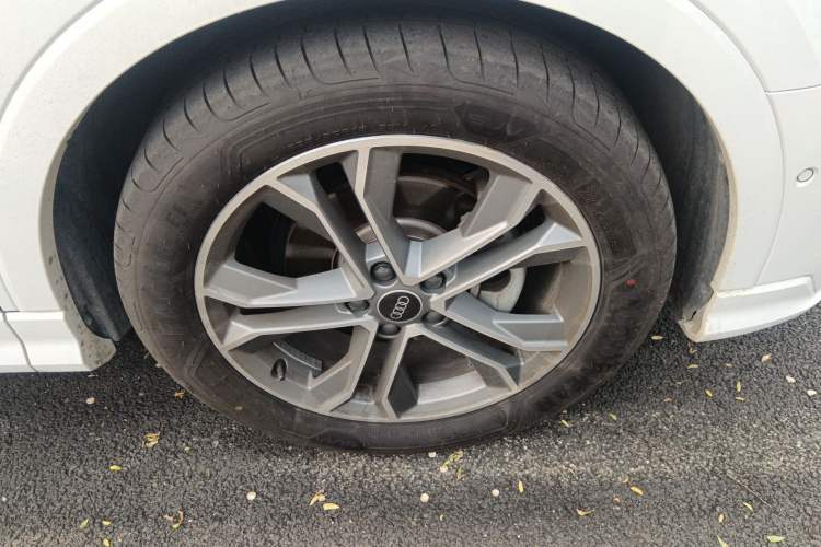Used Audi Q3 2021 40 TFSI Fashion Dynamic Model Right Front Wheel Hub