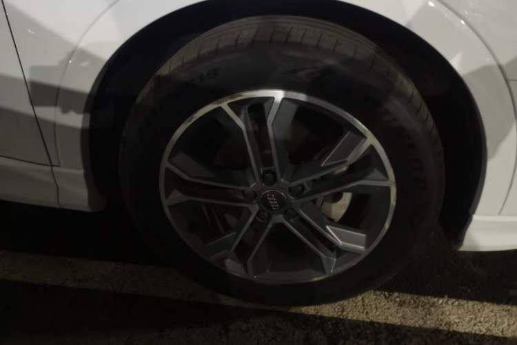 Used Audi Q3 2021 40 TFSI Fashion Dynamic Model Right Front Wheel Hub