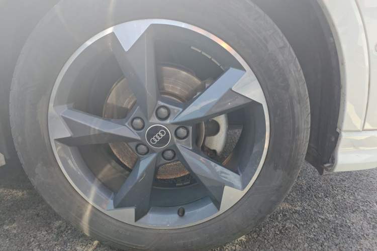 Used Audi Q3 2021 35 TFSI Fashion Dynamic Model Right Front Wheel Hub