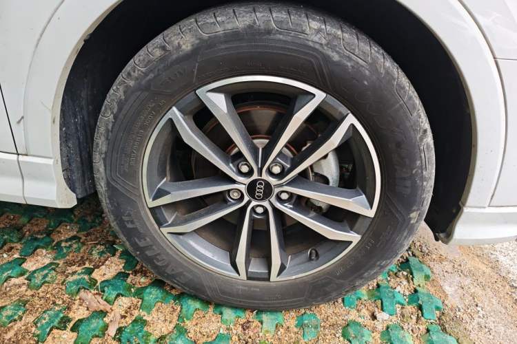 Used Audi Q3 2021 35 TFSI Progressive Dynamic Edition Right Front Wheel Hub