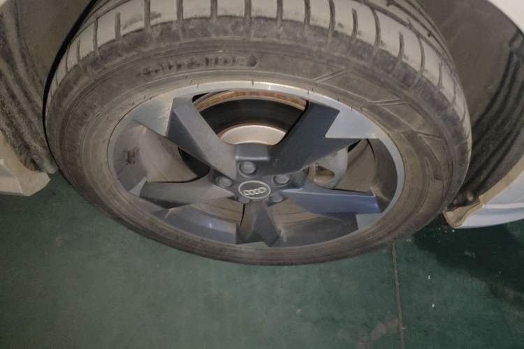 Used Audi Q3 2021 35 TFSI Fashion Dynamic Model Right Front Wheel Hub