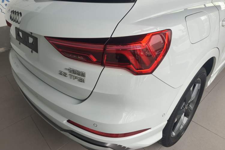 Used Audi Q3 2021 35 TFSI Fashion Dynamic Model Right Rear Taillight