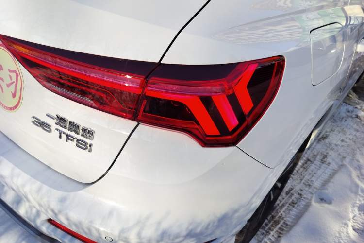 Used Audi Q3 2021 35 TFSI Progressive Dynamic Edition Right Rear Taillight
