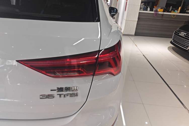 Used Audi Q3 2021 35 TFSI Progressive Dynamic Edition Right Rear Taillight