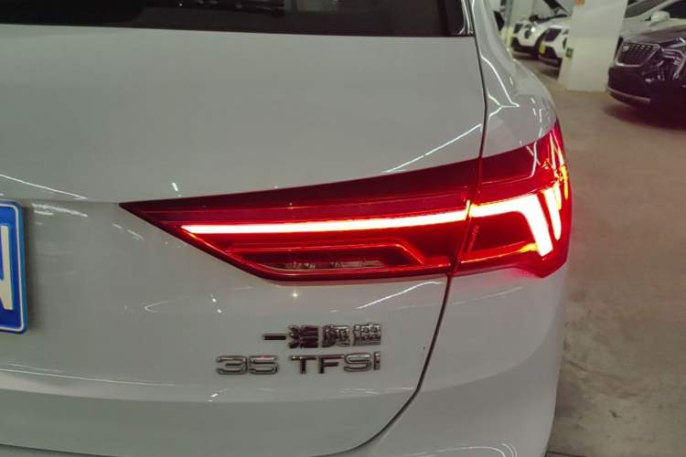 Used Audi Q3 2021 35 TFSI Fashionable and Elegant Model Right Rear Taillight
