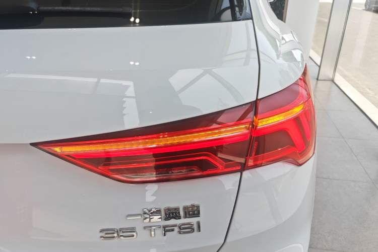 Used Audi Q3 2021 35 TFSI Fashionable and Elegant Model Right Rear Taillight