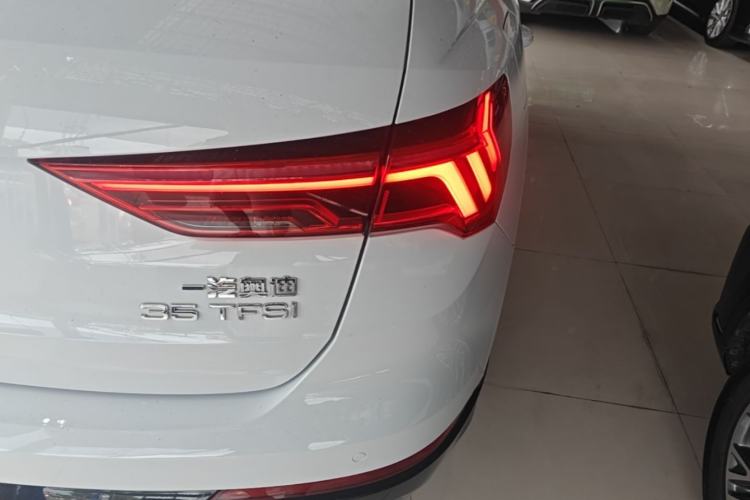 Used Audi Q3 2021 35 TFSI Fashionable and Elegant Model Right Rear Taillight