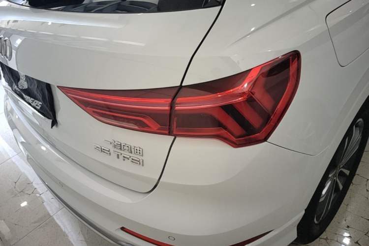 Used Audi Q3 2021 35 TFSI Progressive Dynamic Edition Right Rear Taillight