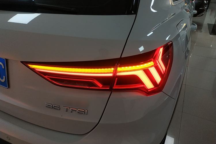 Used Audi Q3 2021 35 TFSI Fashionable and Elegant Model Right Rear Taillight