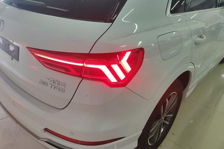 Used Audi Q3 2021 35 TFSI Progressive Dynamic Edition Right Rear Taillight
