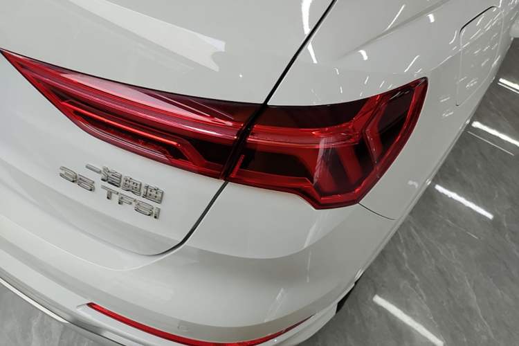 Used Audi Q3 2021 35 TFSI Progressive Dynamic Edition Right Rear Taillight