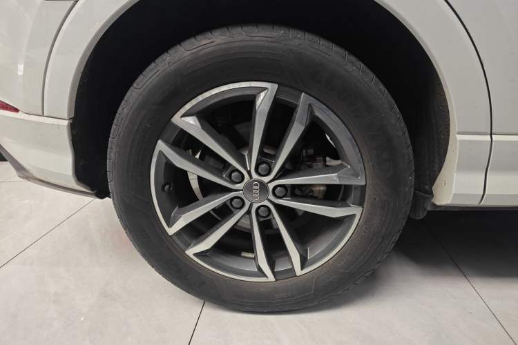 Used Audi Q3 2021 35 TFSI Progressive Dynamic Edition Right Rear Wheel Hub