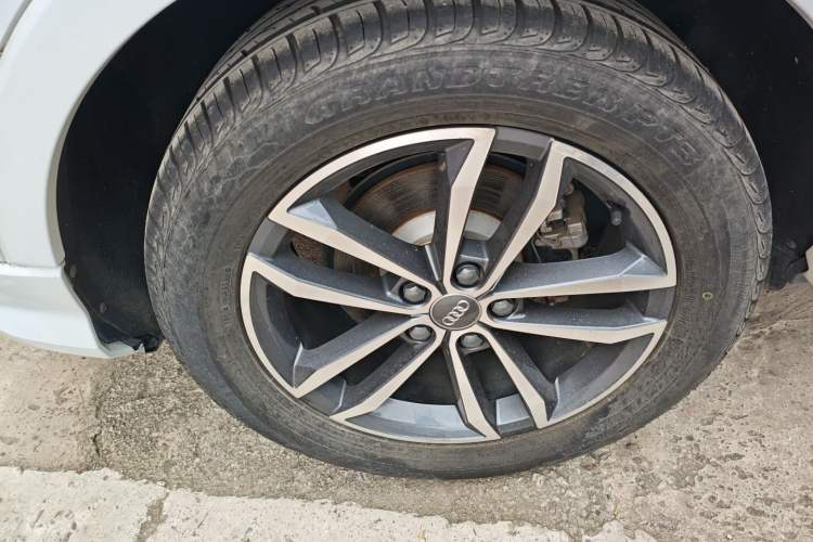 Used Audi Q3 2021 35 TFSI Progressive Dynamic Edition Right Rear Wheel Hub