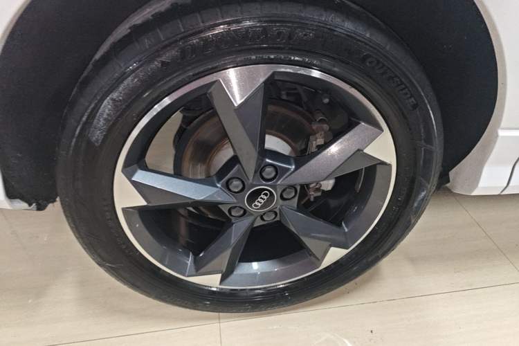 Used Audi Q3 2021 35 TFSI Fashion Dynamic Model Right Rear Wheel Hub