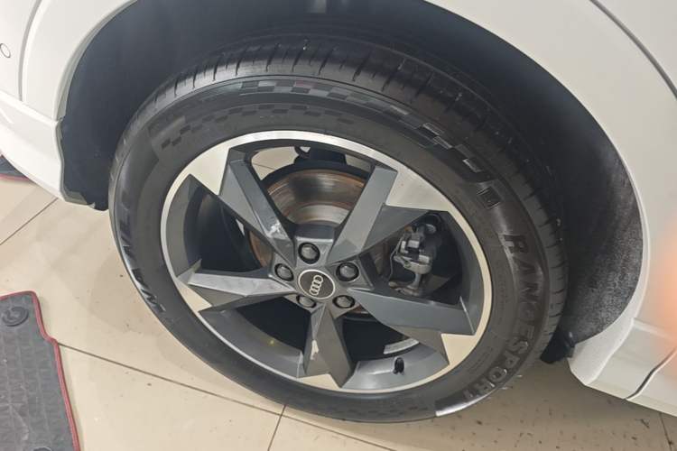 Used Audi Q3 2021 35 TFSI Fashion Dynamic Model Right Rear Wheel Hub