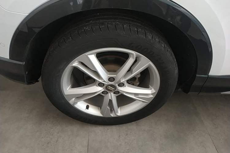 Used Audi Q3 2021 35 TFSI Fashionable and Elegant Model Right Rear Wheel Hub