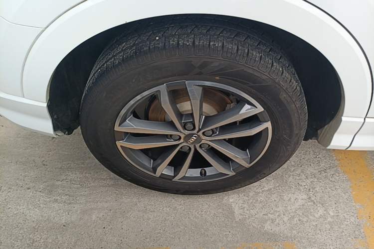 Used Audi Q3 2021 35 TFSI Progressive Dynamic Edition Right Rear Wheel Hub