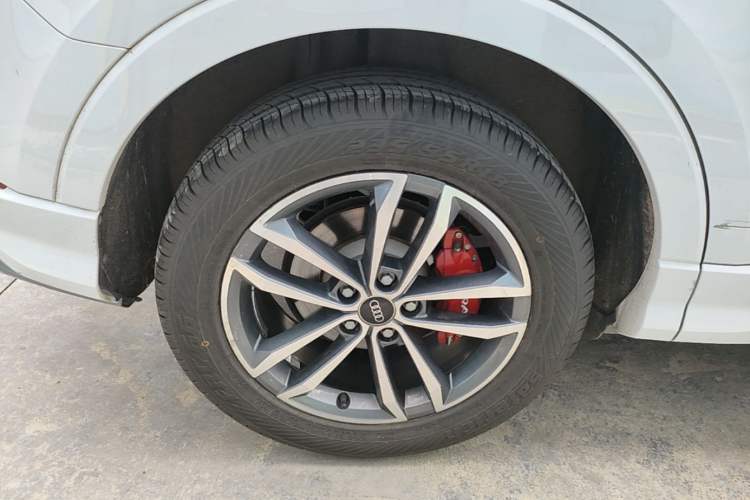 Used Audi Q3 2021 35 TFSI Progressive Dynamic Edition Right Rear Wheel Hub