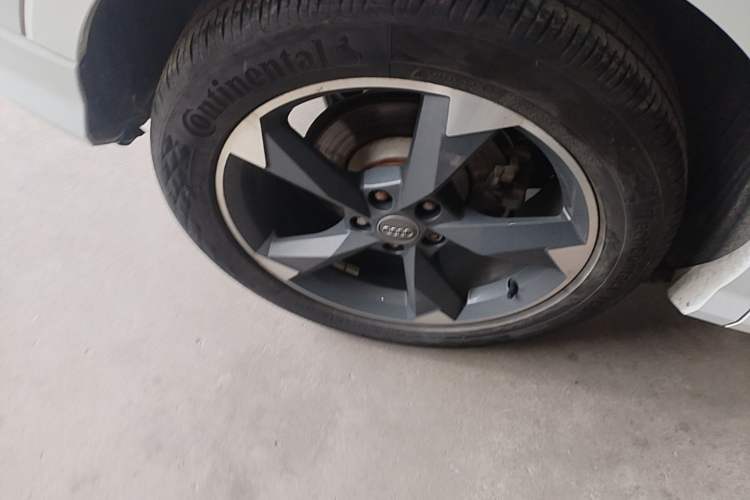 Used Audi Q3 2021 35 TFSI Fashion Dynamic Model Right Rear Wheel Hub