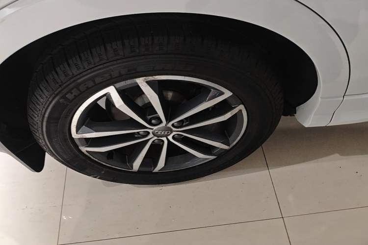 Used Audi Q3 2021 35 TFSI Progressive Dynamic Edition Right Rear Wheel Hub