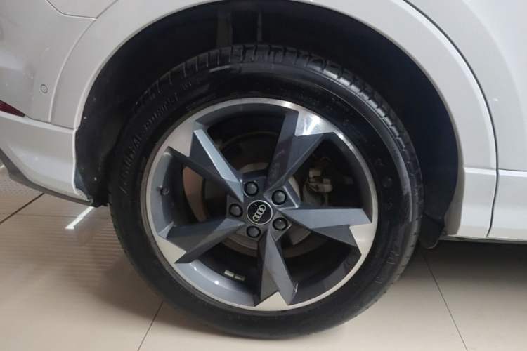Used Audi Q3 2021 35 TFSI Fashion Dynamic Model Right Rear Wheel Hub