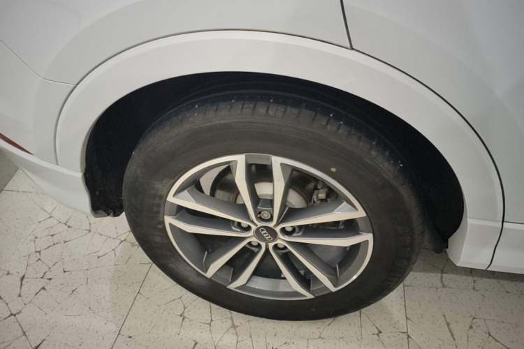 Used Audi Q3 2021 35 TFSI Progressive Dynamic Edition Right Rear Wheel Hub