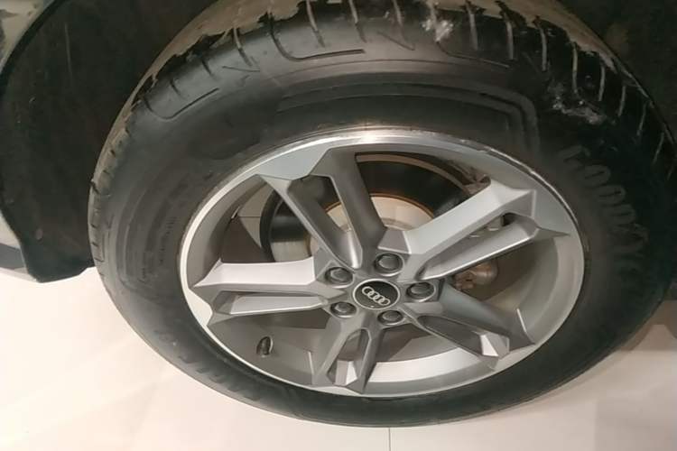 Used Audi Q3 2021 35 TFSI Advanced Style Edition Right Rear Wheel Hub