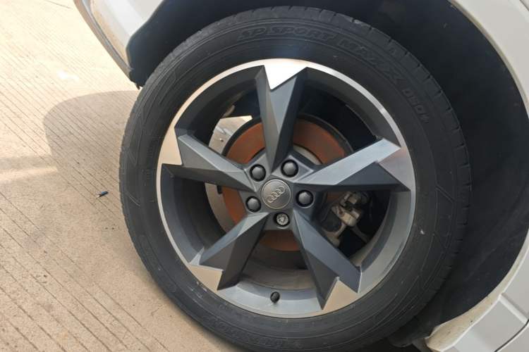 Used Audi Q3 2021 35 TFSI Fashion Dynamic Model Right Rear Wheel Hub