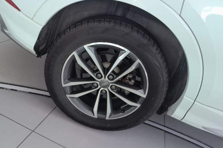Used Audi Q3 2021 35 TFSI Progressive Dynamic Edition Right Rear Wheel Hub
