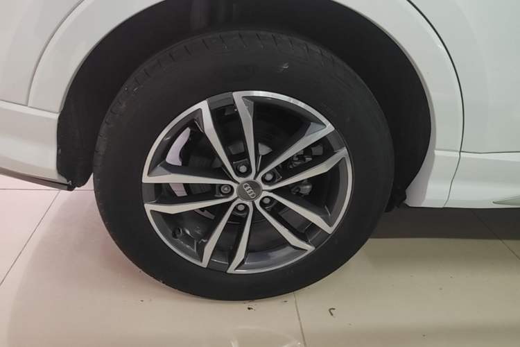 Used Audi Q3 2021 35 TFSI Progressive Dynamic Edition Right Rear Wheel Hub