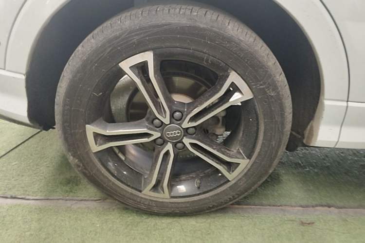 Used Audi Q3 2021 35 TFSI Fashion Dynamic Model Right Rear Wheel Hub